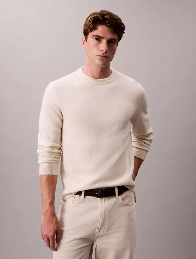 Locker sitzender Pullover aus Merinowolle Locker sitzender Pullover aus Merinowolle