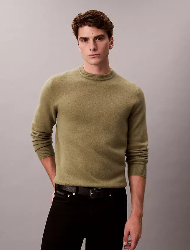 Locker sitzender Pullover aus Merinowolle Locker sitzender Pullover aus Merinowolle