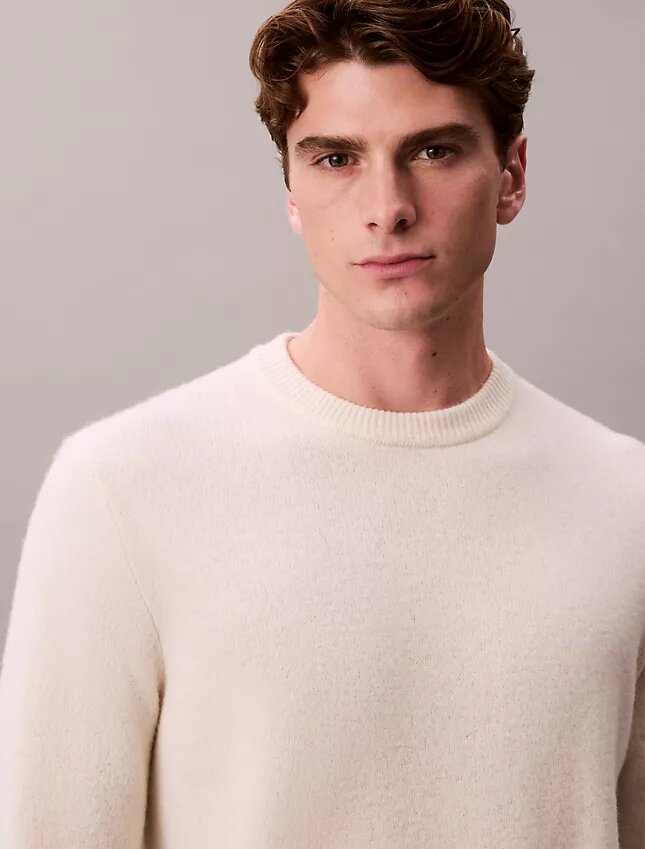 Locker sitzender Pullover aus Merinowolle Locker sitzender Pullover aus Merinowolle