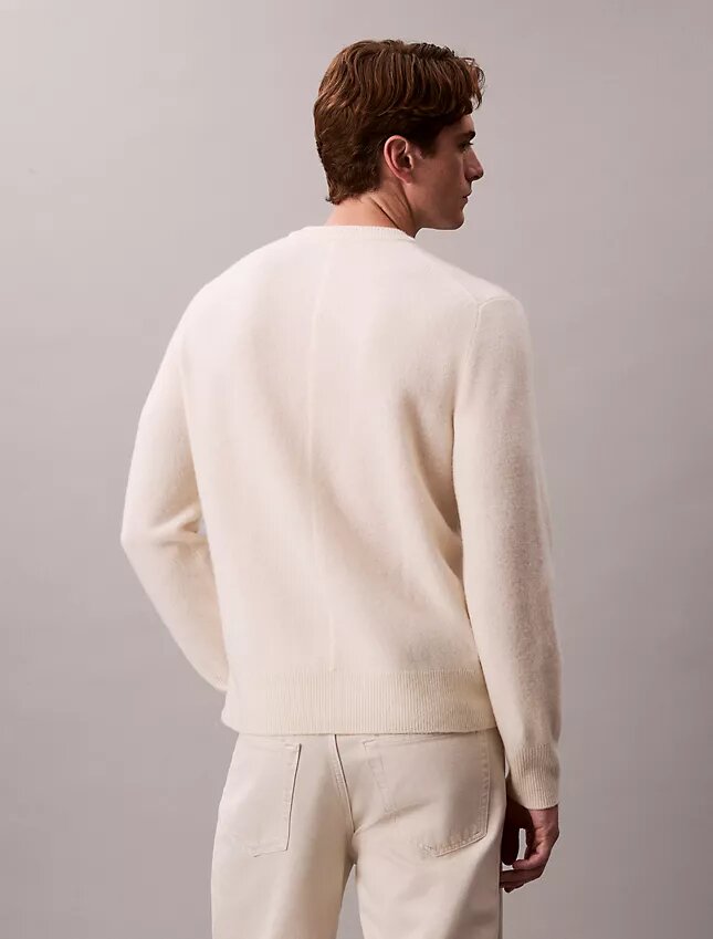 Locker sitzender Pullover aus Merinowolle Locker sitzender Pullover aus Merinowolle