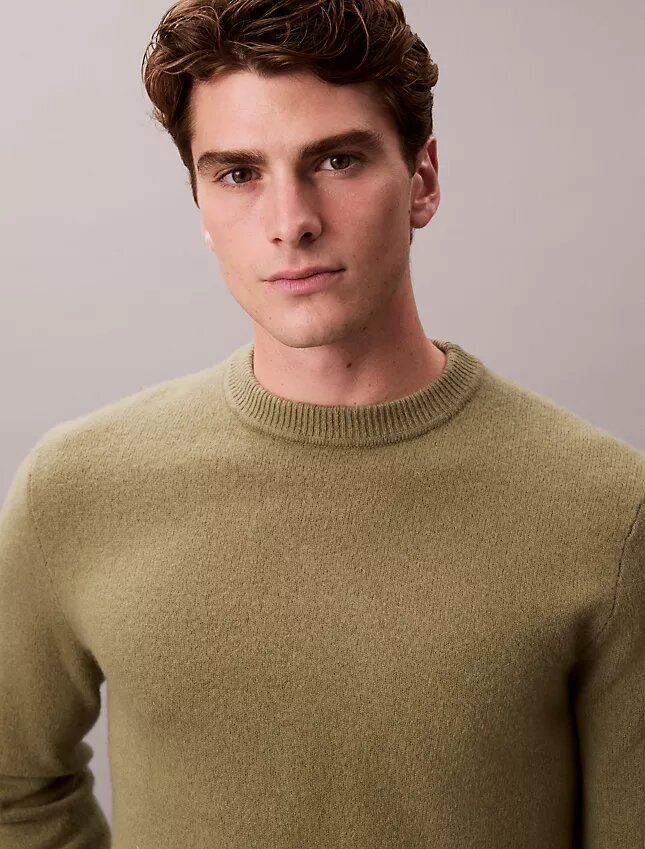 Locker sitzender Pullover aus Merinowolle Locker sitzender Pullover aus Merinowolle