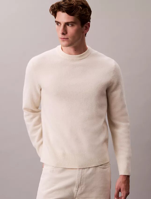 Locker sitzender Pullover aus Merinowolle Locker sitzender Pullover aus Merinowolle