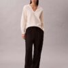 Locker sitzender Pullover aus Merinowolle mit V-Ausschnitt