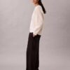Locker sitzender Pullover aus Merinowolle mit V-Ausschnitt