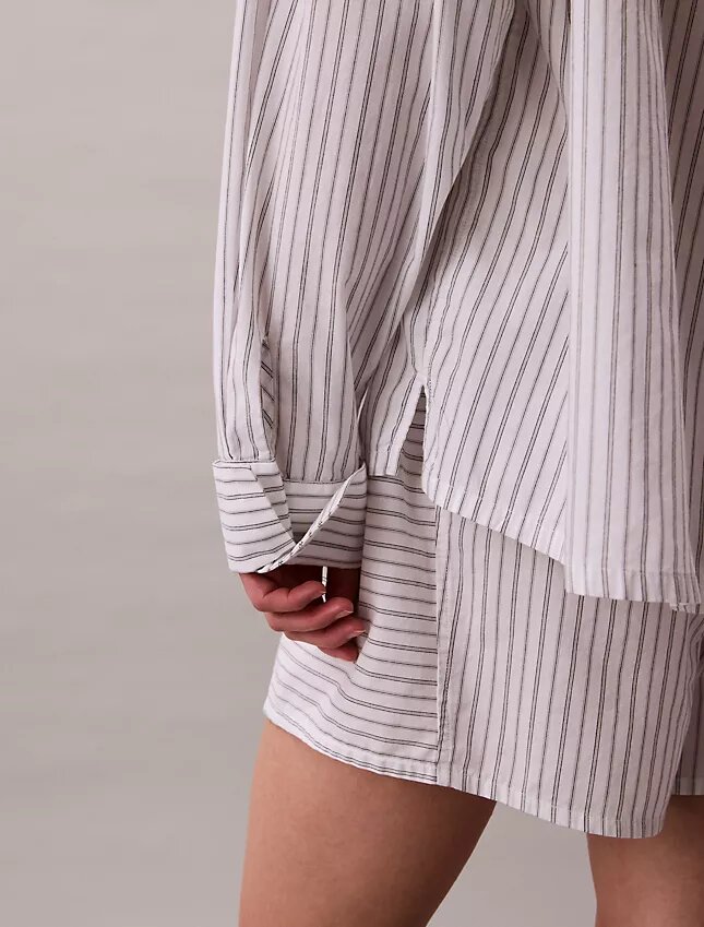 Locker sitzendes Schlafhemd aus Baumwollpopeline mit Knopfleiste Locker sitzendes Schlafhemd aus Baumwollpopeline mit Knopfleiste