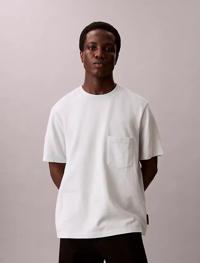 Locker sitzendes T-Shirt aus Baumwollmischung Locker sitzendes T-Shirt aus Baumwollmischung