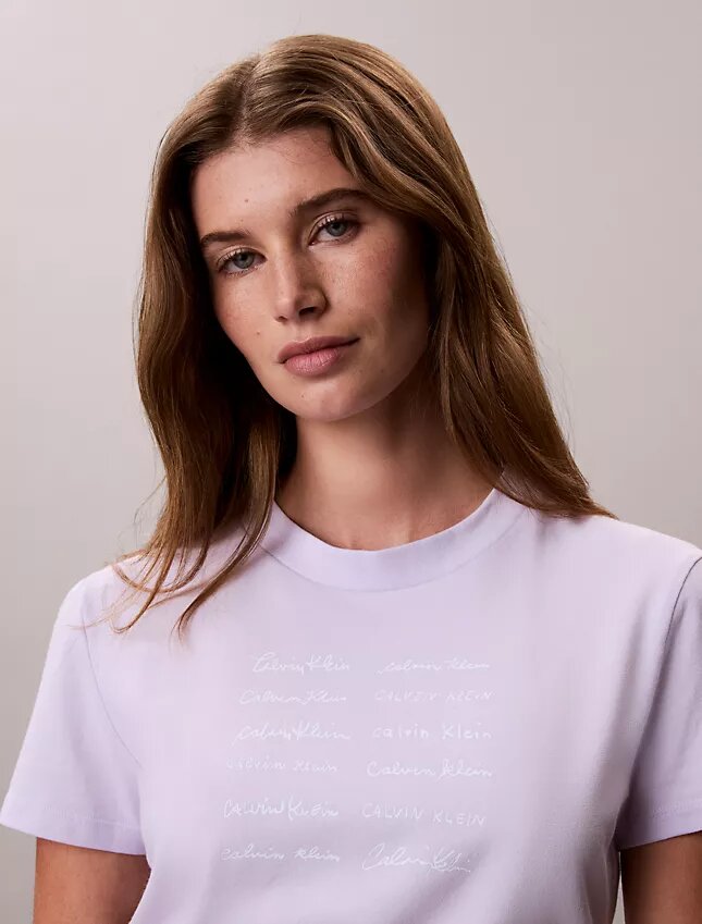 Logo-Schriftzug-Grafik Slim-Fit-T-Shirt Logo-Schriftzug-Grafik Slim-Fit-T-Shirt
