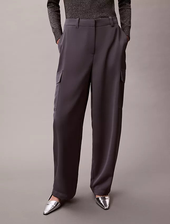 Lässige Cargo-Hose aus Satin-Twill Lässige Cargo-Hose aus Satin-Twill
