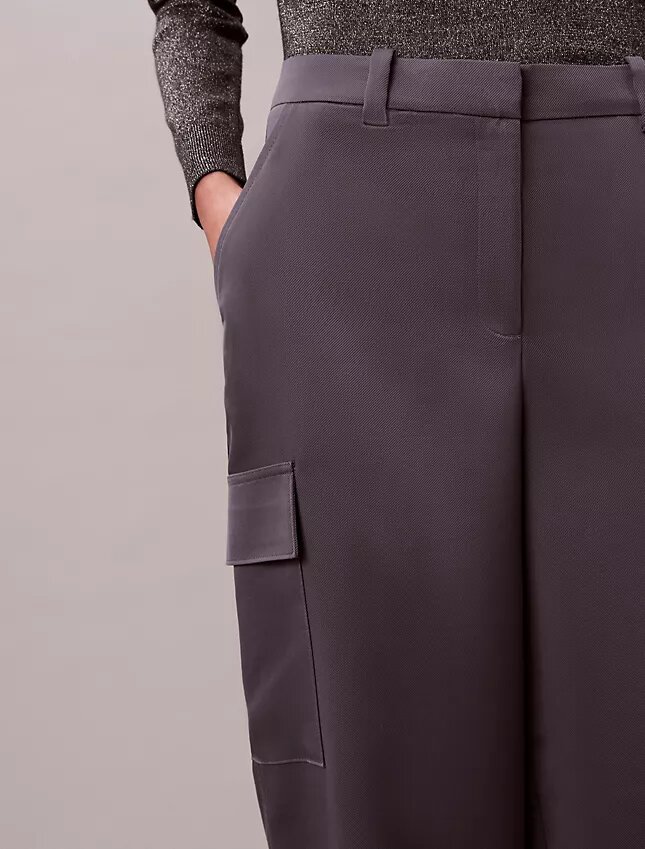 Lässige Cargo-Hose aus Satin-Twill Lässige Cargo-Hose aus Satin-Twill