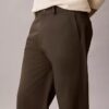Lässige, gerade Hose mit Abnähern Lässige, gerade Hose mit Abnähern