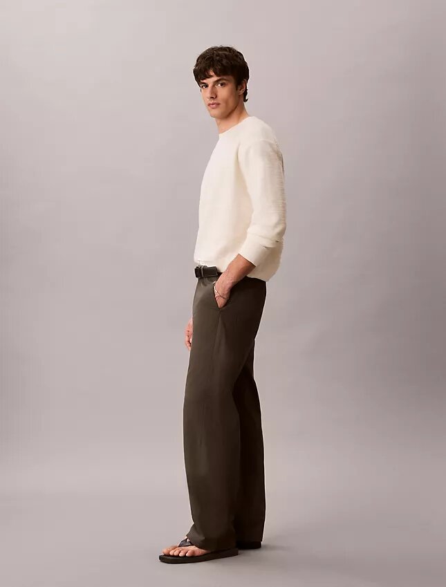 Lässige, gerade Hose mit Abnähern Lässige, gerade Hose mit Abnähern