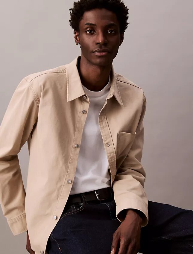 Lässige Hemdjacke aus Canvas Lässige Hemdjacke aus Canvas