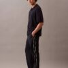 Lässige, konisch zulaufende Hose zum Hineinschlüpfen Lässige, konisch zulaufende Hose zum Hineinschlüpfen
