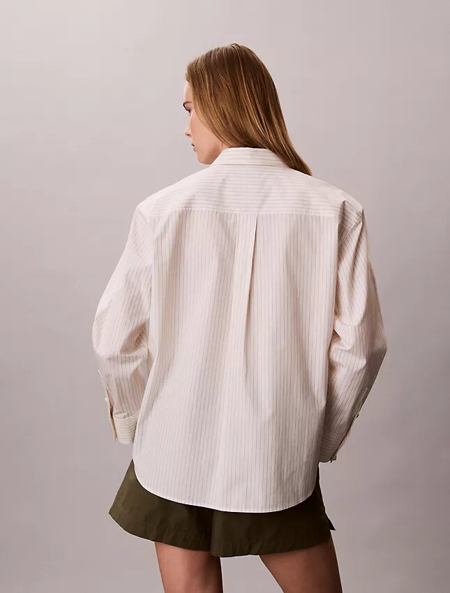Lässiges Button-Down-Hemd aus gestreiftem Baumwollpopeline Lässiges Button-Down-Hemd aus gestreiftem Baumwollpopeline