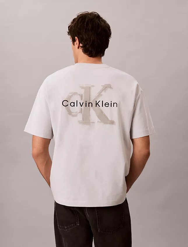 Lässiges T-Shirt mit Monologo-Grafik im Used-Look Lässiges T-Shirt mit Monologo-Grafik im Used-Look