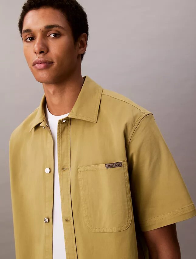 Lässiges Utility Shirt mit Knopfleiste Lässiges Utility Shirt mit Knopfleiste