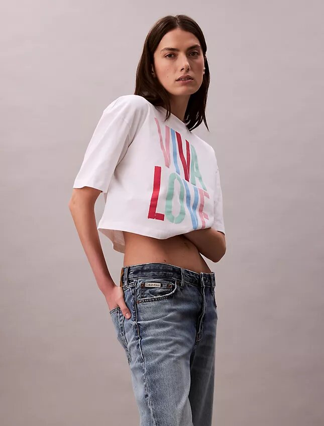 Marc Hundley Pride Viva Love Kurzes, locker sitzendes T-Shirt Marc Hundley Pride Viva Love Kurzes, locker sitzendes T-Shirt