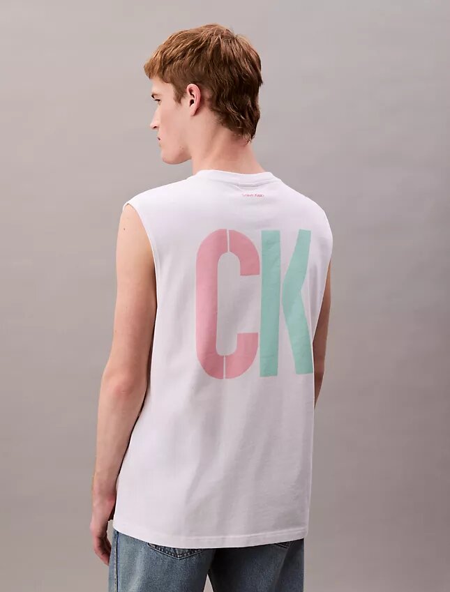 Marc Hundley Pride Viva Love Tanktop mit lockerer Passform Marc Hundley Pride Viva Love Tanktop mit lockerer Passform