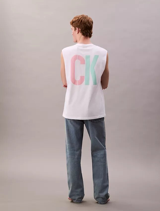 Marc Hundley Pride Viva Love Tanktop mit lockerer Passform Marc Hundley Pride Viva Love Tanktop mit lockerer Passform