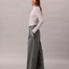 Maßgeschneiderte Hose mit Gürtel Maßgeschneiderte Hose mit Gürtel