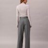 Maßgeschneiderte Hose mit Gürtel Maßgeschneiderte Hose mit Gürtel