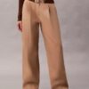 Maßgeschneiderte Hose mit Gürtel Maßgeschneiderte Hose mit Gürtel