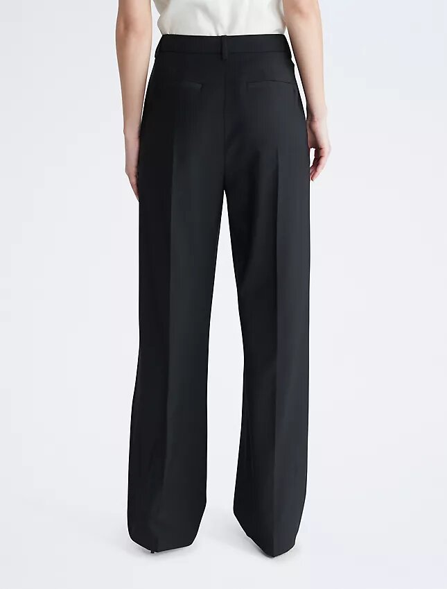 Maßgeschneiderte Hose mit weitem Bein Maßgeschneiderte Hose mit weitem Bein
