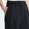 Maßgeschneiderte Hose mit weitem Bein Maßgeschneiderte Hose mit weitem Bein