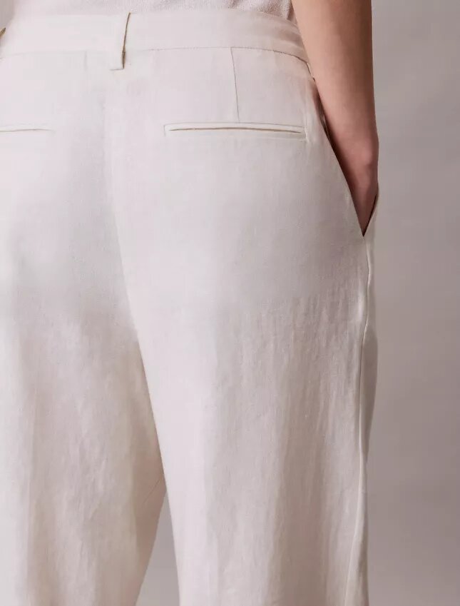 Maßgeschneiderte Hose mit weitem Bein aus Leinenmischung Maßgeschneiderte Hose mit weitem Bein aus Leinenmischung