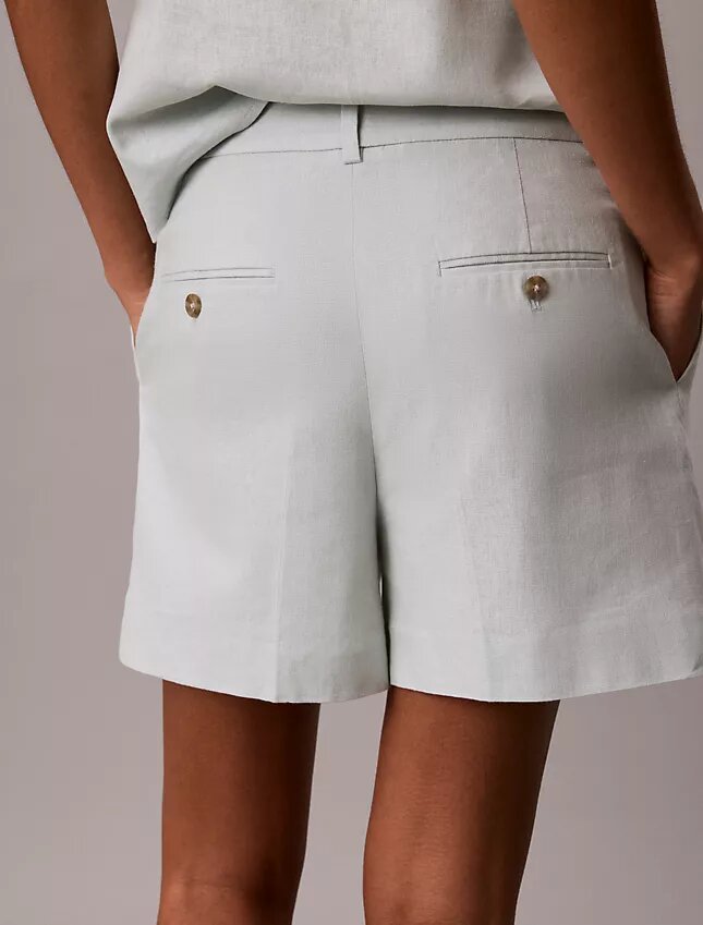 Maßgeschneiderte Shorts aus Leinenmischung Maßgeschneiderte Shorts aus Leinenmischung