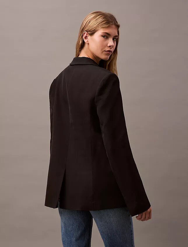 Maßgeschneiderter Blazer aus Rayon Maßgeschneiderter Blazer aus Rayon