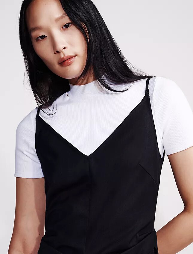 Maßgeschneidertes Kleid aus Wollmischung Maßgeschneidertes Kleid aus Wollmischung