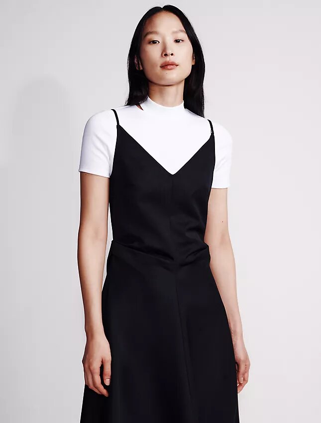 Maßgeschneidertes Kleid aus Wollmischung Maßgeschneidertes Kleid aus Wollmischung