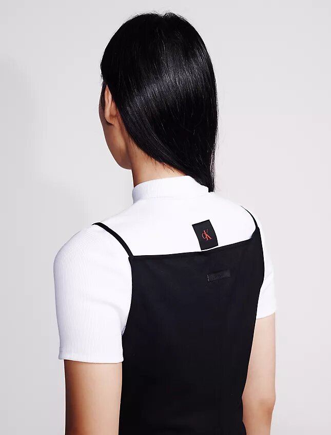 Maßgeschneidertes Kleid aus Wollmischung Maßgeschneidertes Kleid aus Wollmischung