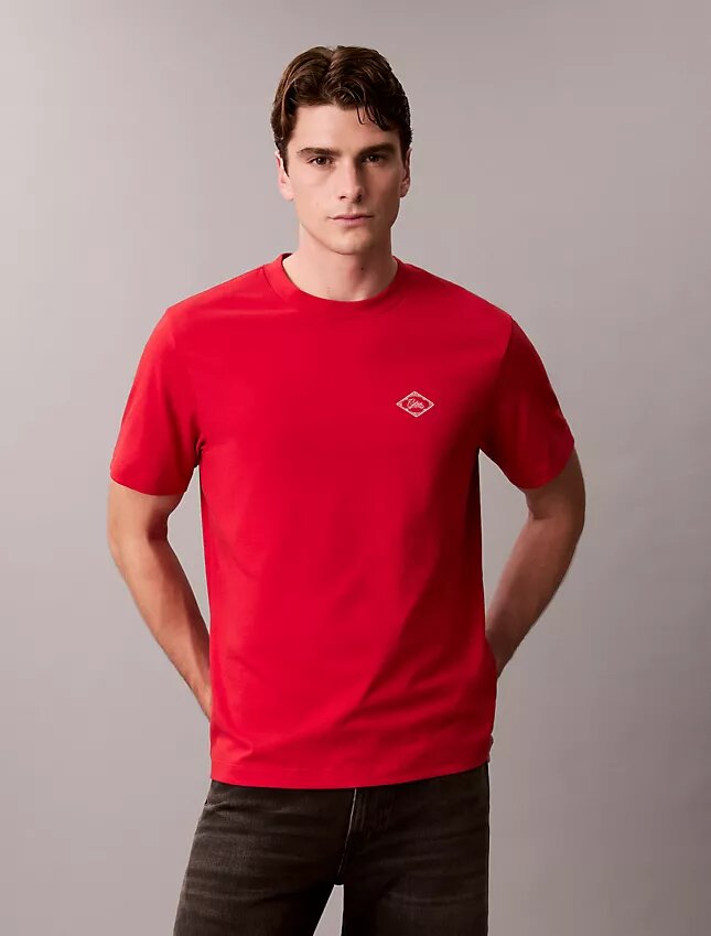 Matchbox Logo Grafik T-Shirt in lockerer Passform Matchbox Logo Grafik T-Shirt in lockerer Passform