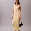 Midi-Kleid aus Viskose-Rippstrick Midi-Kleid aus Viskose-Rippstrick
