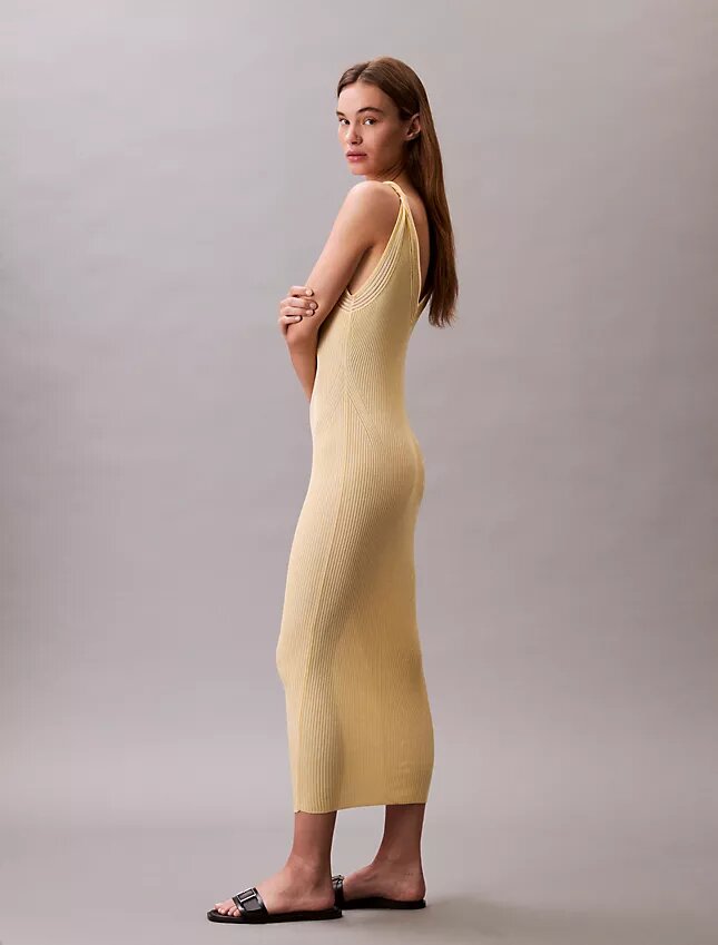 Midi-Kleid aus Viskose-Rippstrick Midi-Kleid aus Viskose-Rippstrick