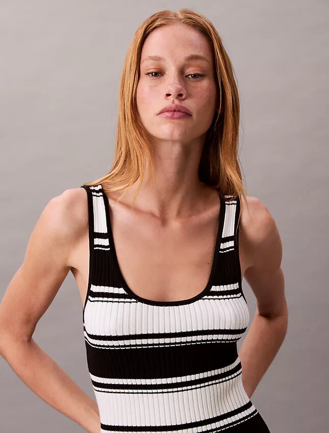 Midi-Tank-Kleid aus geripptem Baumwollstoff Midi-Tank-Kleid aus geripptem Baumwollstoff