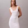 Mini-Kleid mit gekreuztem Rücken Mini-Kleid mit gekreuztem Rücken