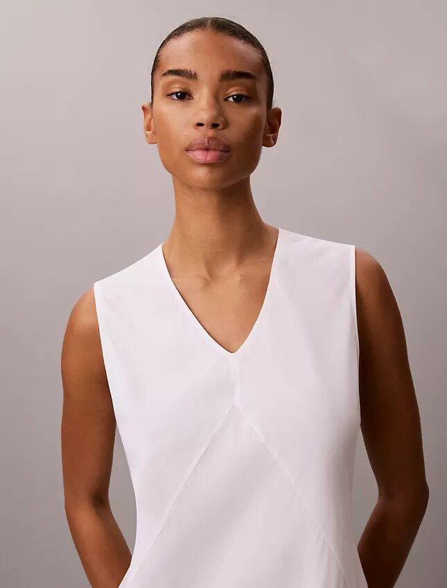 Minikleid aus Baumwollmischung mit V-Ausschnitt Minikleid aus Baumwollmischung mit V-Ausschnitt