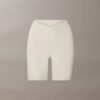 Minimalistische Boyshorts mit tiefem Rückenausschnitt aus Mesh Minimalistische Boyshorts mit tiefem Rückenausschnitt aus Mesh