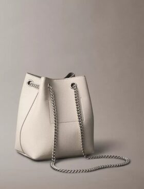 Minimalistische Monogram-Beuteltasche Minimalistische Monogram-Beuteltasche