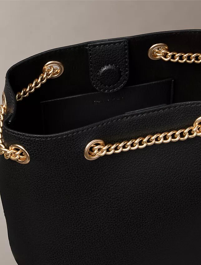 Minimalistische Monogram-Beuteltasche Minimalistische Monogram-Beuteltasche
