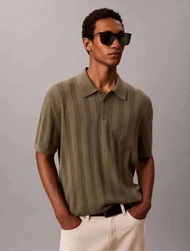Moderne Sonnenbrille aus Acetat in modifizierter Rechteckform Moderne Sonnenbrille aus Acetat in modifizierter Rechteckform