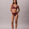 Moderner Bikini-Slip mit Logo als Unterteil Moderner Bikini-Slip mit Logo als Unterteil