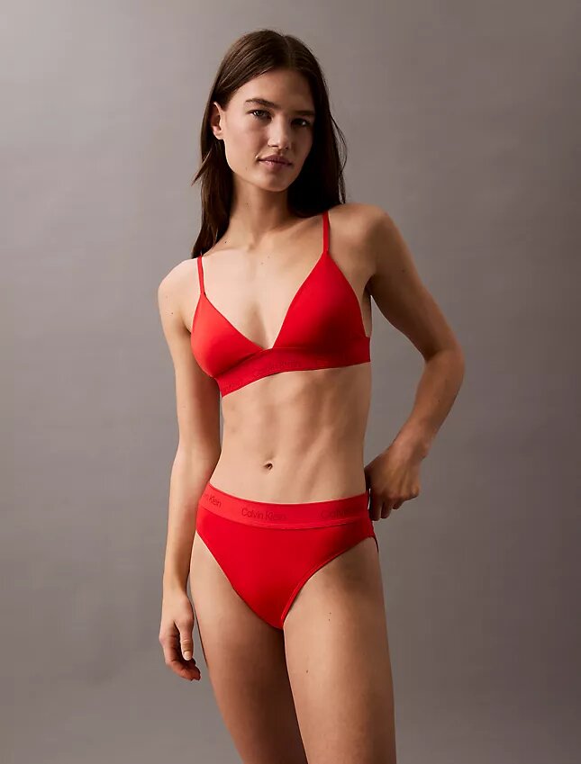 Moderner Bikini-Slip mit Logo als Unterteil Moderner Bikini-Slip mit Logo als Unterteil