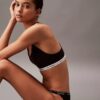 Moderner String-Bikini aus Spitze Moderner String-Bikini aus Spitze
