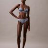 Modernes, leicht gefüttertes Triangel-Bralette aus Spitze Modernes, leicht gefüttertes Triangel-Bralette aus Spitze
