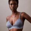 Modernes, leicht gefüttertes Triangel-Bralette aus Spitze Modernes, leicht gefüttertes Triangel-Bralette aus Spitze