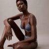 Modernes, leicht gefüttertes Triangel-Bralette aus Spitze Modernes, leicht gefüttertes Triangel-Bralette aus Spitze